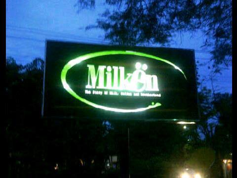 The Story of Milk, Coffee & Brotherhood Open hours 11:00 - 00:00 Last order at 23:00 
Phone :024-8440696