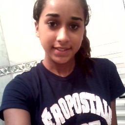 Nunca desista das coisas que fazem você sorrir. ; amo a muito a @_daniferrari ... http://t.co/t4iCu7QX