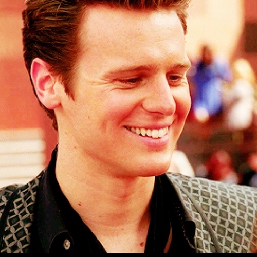Sassy, sophisticated, and king of show tunes. Jesse St James, at your service.