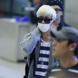 Yes Sir'ผม!แดฮยอน B.A.Pคร๊าบ ฟอลมาๆทักมาๆผมชอบคุย หุหุ ผมขี้เล่นผมหล่อระวัง!คุณจะหลงรักผมนะ ♥ (ตอนแรกสมัครทิ้งไว้ตอนนี้กลับมาเล่นแล้วค๊าบฟอลกันเยอะๆน๊า)#ส่งจุ๊บ