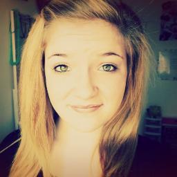 im 14, SINGGLLEE 3 . follow me? ill love you forever . && i alwys follow back c: . im a directioner, and im proud