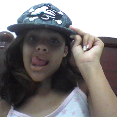 sou  morena  tenho  cabelos  lisos 12  anos  e  me chamo  Rayssa
