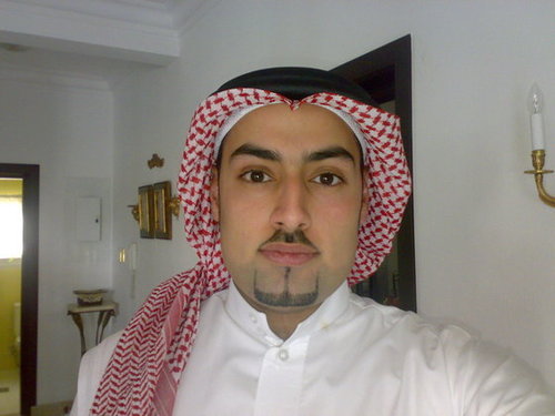 حريتي تقف عند حدود حريتك/ رجل اعمال. من أكرمني أكرمته . . ومن أستخف بي أكرمت نفسي عنه