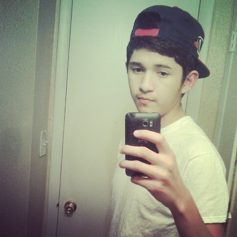 nelsonm7897's profile picture. follow me ill follow back ;D Taken @nicolettemoore3