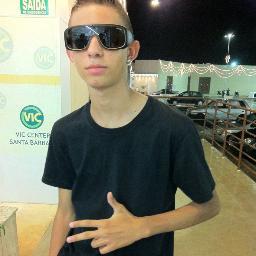 Não quero ser o melhor mais também não tô só pra ser mais um , zé povinho eu tenho dó , pra mim o errado é o comum ..