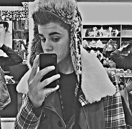 Hey, they call me Justin. Currently on the #BelieveTour. [FL/Single/RP]