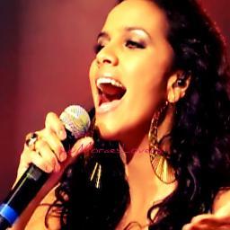 No brilho do teu olhar é meu ponto de paz . 
 Tua voz mim conquistou Ju! 
   @JuMoraesOficial loveyouforever ;) 
Since :  14/12/2012