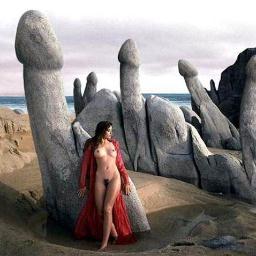 Adict to naked pictures and sittin talkin bout Bitches. Do you love Naked women? Yes?,..ok. follow me!