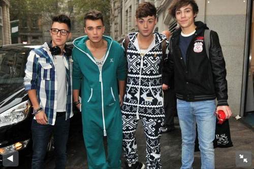 district 3 followed 15.11.12 union j followed 2.12.12 xx olly marmon Nd Aaron hensley follow xx I follow Bk