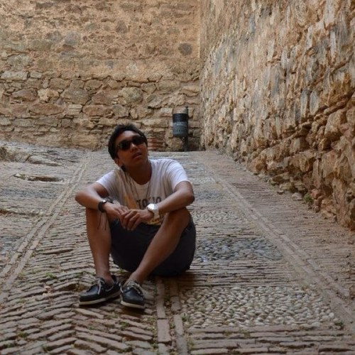 JeanMichelCruz's profile picture. Prisonnier de ma situation, Je suis debout bien que blessé. Je suis le maître de mon destin. Le capitaine de mon âme.