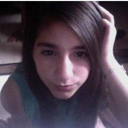 FOLLOW me and i'll FOLLOW back... LoVe Uz