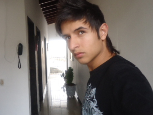 Paisa, Músico, rock y metal géneros de preferencia, muy amistoso, fiesta? Claro pa las q sea