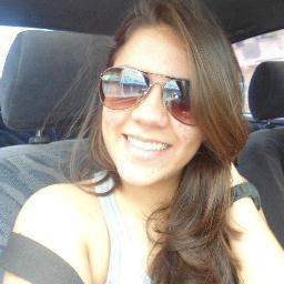 ''Pare de correr atrás, pare de se importar. Seja indisponível, desapegue. Pessoas gostam do que não têm.''