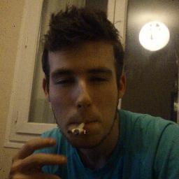 J'te fume et j'roule.un 3 feuilles