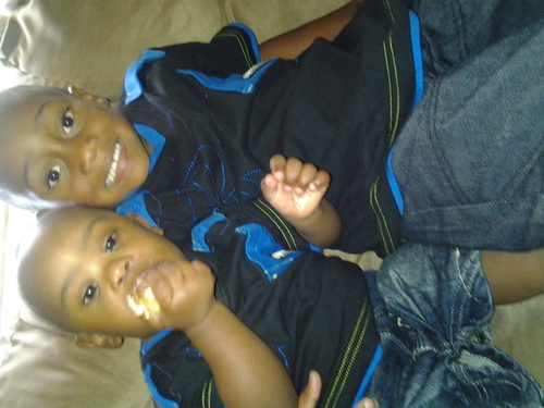 I am a 24yr old female n just chillin. I have two beautiful sons that is 5yrs old and a 1yr old now!