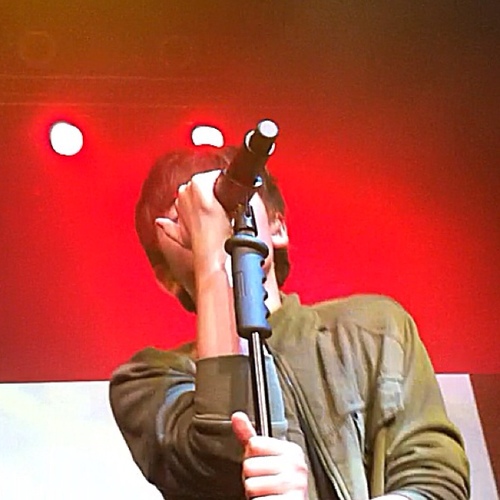 You wanna know who's beautiful? Don't bother reading the first word again cause it's Greyson and he's better than you. #Greylia #kikier #TeamEE