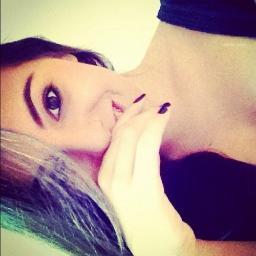 Eu não preciso te olhar pra te ter em meu mundo, porque aonde quer que eu vá você esta em tudo, tudo que eu preciso, te vivo! @BrunaWerlk Since:26/12 Dona:Isa