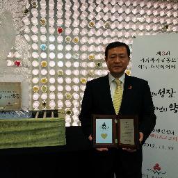 정치학 박사학위논문: 안창호의 정치적 리더십 연구 - 비무장 카리스마적 변환의 리더십 모델을 중심으로
