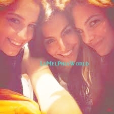 'No nosso mundo diferente, nós nos encaixamos perfeitamente ' Amo vocês @Lua_Blanco @sophiaabrahao @MelFronckowiak | Meu outro fc: @SorrisoDaSoft