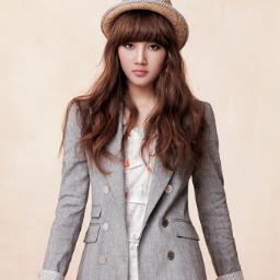 Hallo my name is hasna, will you be my friend? v( ‘.’ )v 
@missA_suzy