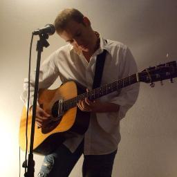 NicolaSechi79's profile picture. Cantautore in lingua italiana e sarda.
I'm a Italian and Sardinian singer-songwriter.
Married to @MaryIgnaF14
    #Music #MusicTwitter #NowListening #XGrowth