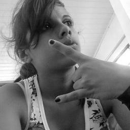 Sou chata,bipolar,grossa,difícil,antipática,mimada......quer uma garota perfeita??compre uma bábie