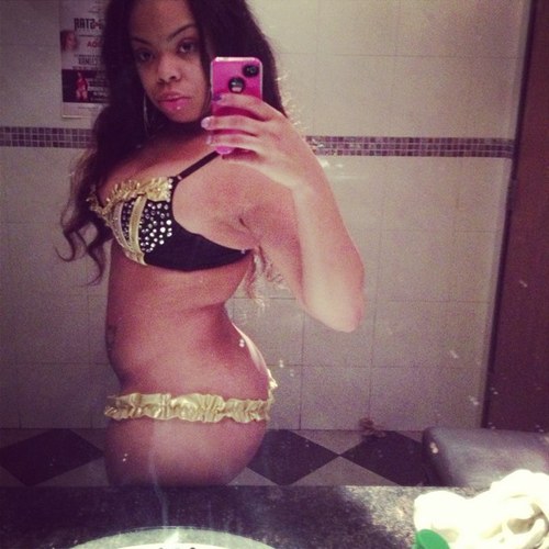I'm a hustler.. #teamlightskin #teammarried.. #teamlove.. #teamtwin. #teamgettinmoney #teamloyal #teamfollowback