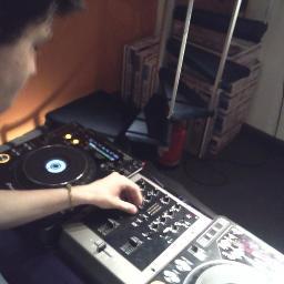 Productor /  Live Performer Argentino .
Experimenta con música House , Drum & Bass, Downtempo