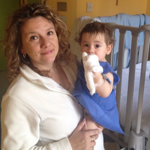 Abogada, casada con Alvaro. Mamá de dos niños y una niña, proyectos de personas buenas. Siempre positiva por la vida!!!!!!!
