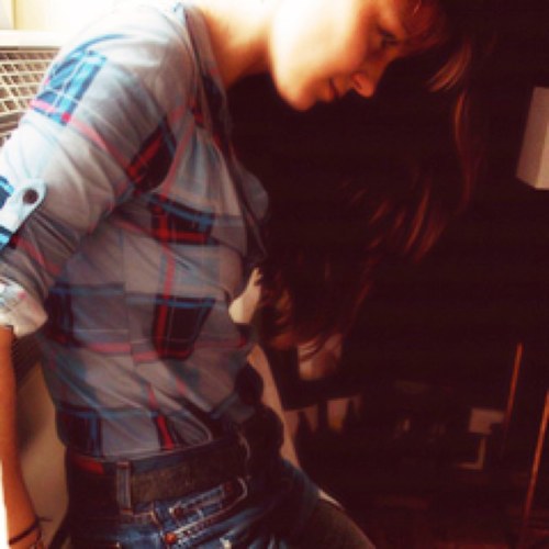 A tiger doesn't lose sleep over the opinion of sheep. Literate. Multi Hunger Games RP. Bisexual. [FC: Melissa Benoist]