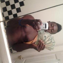 shit koolin with the bad bitches to the fullest