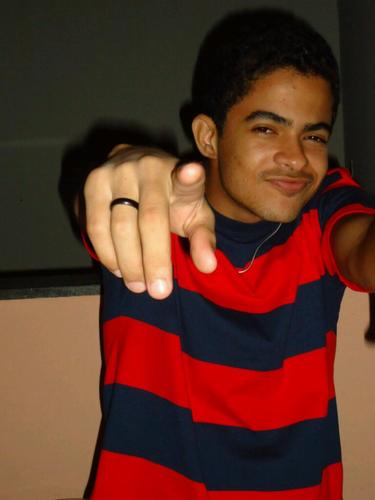 Um cara de atitudes e ideias próprias! Pense numa farra!!!