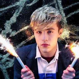 JEDWARD=:) Истиный джедхэд ^^ 
Предводитель граблей :33 #МоялюбовьЭдвард
