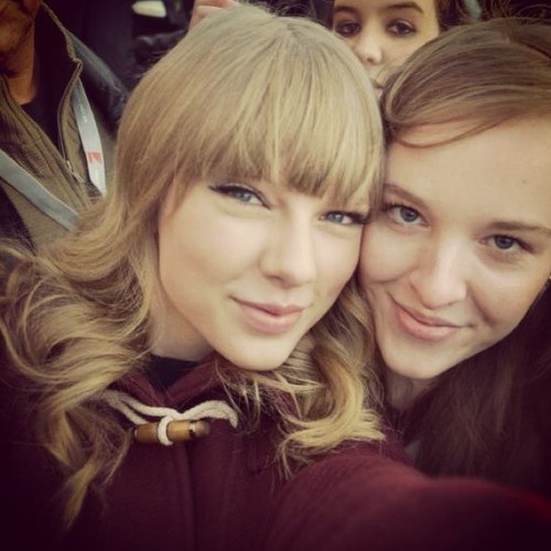 Taylor Swift is my flawless queen ♡ ∞ {Jonas Brothers,Ashley Greene, Florence + the Machine + Casper} ~ in love with my Nikon D3100.