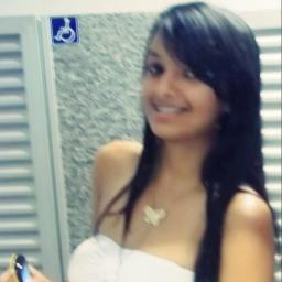 Eu quero ouvi tua voz em meio da multidão[..] Senhor não vá mais embora mesmo que eu erre agora sem Ti não duro um segundo. ♪