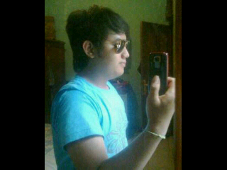 Ari_Baho's profile picture. Jadilah diri anda sendiri. Siapa lagi yang bisa melakukannya lebih baik ketimbang diri anda sendiri? yang Follow gue .. gue Follback