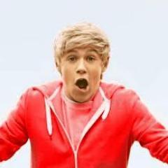 Heyy guys :) i love 1D :) follow me and ill follow u back :) !!!!!!