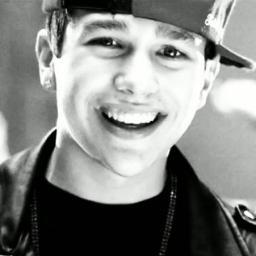 Fan of Mr.305 Pitbull / Fan of Austin Mahone. / I´m a dreamer / Please Austin come to Spain :)