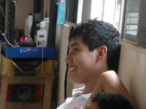16 años de edad, 4to semestre de prepa, humilde y divertido.