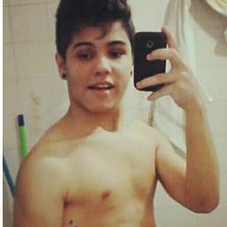 olá? tenho 16 anos, sou sagitariano, nao sou dramatico e nem ciumento, e não gosto de internet porem nem td que falei é verdade, uai