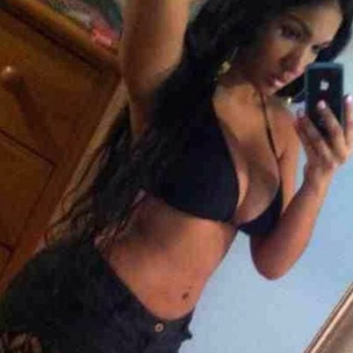I'm Danielle! If you want to talk to me, just DM me. I won't bite. ;) All grown up so fly its like a blessing! :) #teamlesbian ;)