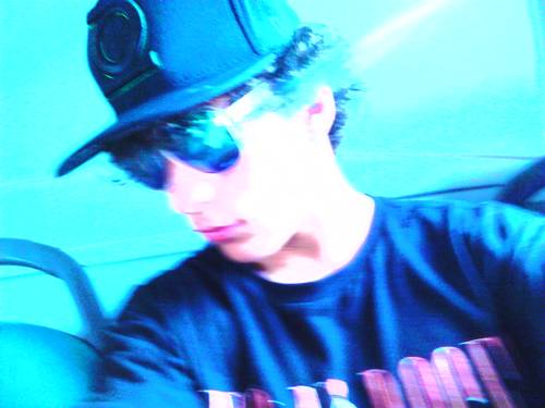 Sou de osório.....curto muito ROCK,sou o que voces queren. ficou bom?
