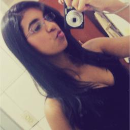 Falar sem aspas, amar sem interrogação, sonhar com reticências, viver sem ponto final.