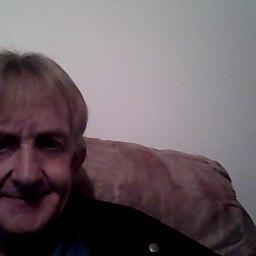 christo32512032's profile picture. hi i have red hair brown eyes