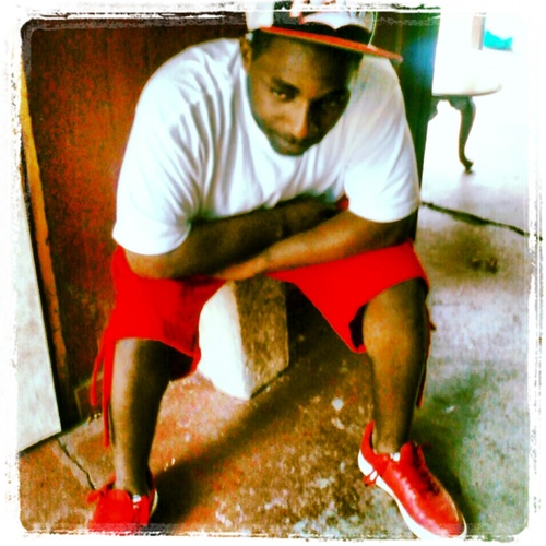 im steady makin moves on da low....just to think - they dont even really know.......