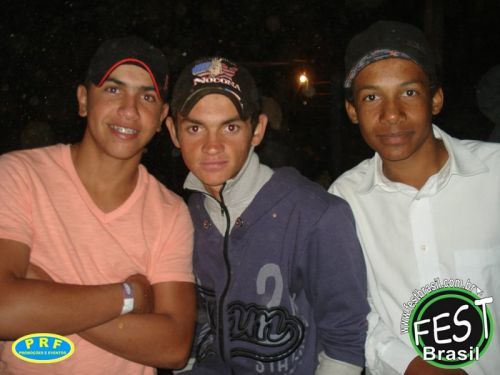 amo jogar futebo,academia e mulherada kkkkkk