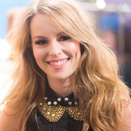 Ready or not, here I come, I like your face do you like my song? just sing it lalalalalala (8 PERFIL RESERVA