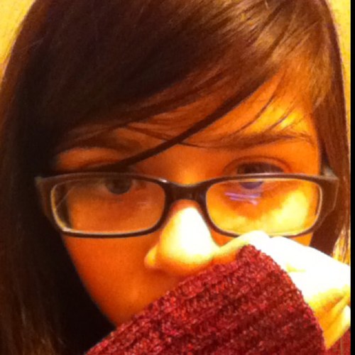 hey guys feel free to follow me! i love 1D i hope to meet them one day, but thts never gnna happen :I