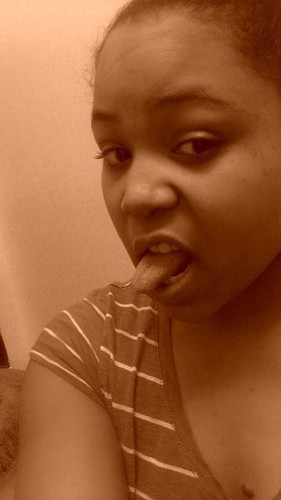 if u want yo knoe me follow me...... don't follow if under 16 and if u a Fakee bitch