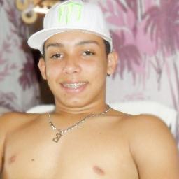 sou muito engraçado divertido brincalhão ,atualmente estou fazendo Divulgações Cds eventos site} http://t.co/UChnu7CJ
